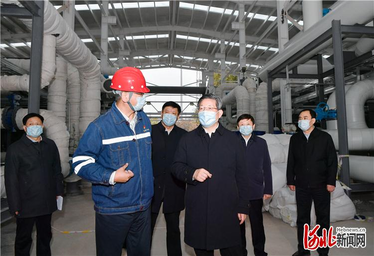 王东峰在石暗访查抄供暖工作：时刻关切民生冷暖(图2)